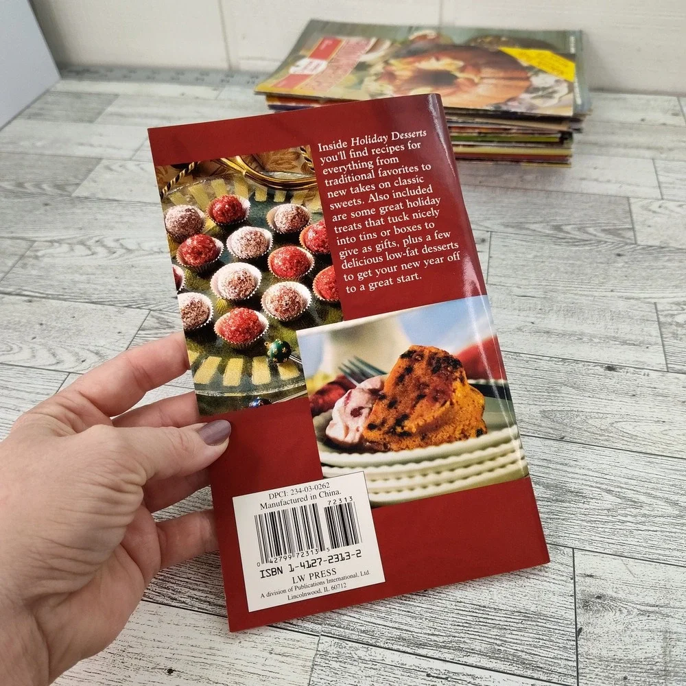 Holiday Desserts Cookbook Booklet 2005‎ Vintage Y2K Baking Treats Recipes